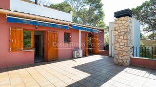 Reihenhaus  Tordera. Casa con garaje en venta en tamariu, a menos de 5 min a pie de l