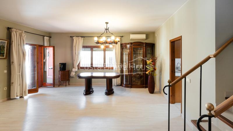 Foto d23e623f-f9c3-4d47-b378-b3566712553f. Casa adosada casa con garaje en venta , a menos de 5 min a pie de la playa en Tamariu