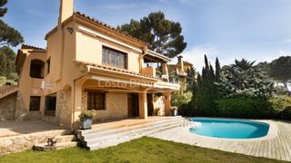 Maison  Illa negra. Villa mediterránea en venta con piscina y gran jardín en aigua x