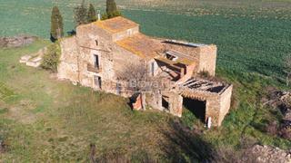 Masia  Ds cal alay-cr figueres 11 polígono 5 parcela 25. Masía catalana a reformar en venta en corçà, con 37.000 m de ter