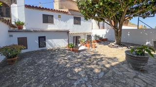 Masia  De santa reparada. Casa reformada en venta en begur, en una tranquila ubicación a 3