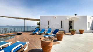 Casa  Illa roja. Exclusiva villa de lujo a unos pasos de la playa, entre begur y