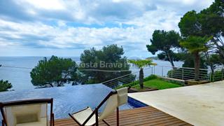 Casa  Pau casals. Fabulosa casa de lujo con piscina desbordante en venta en llafra