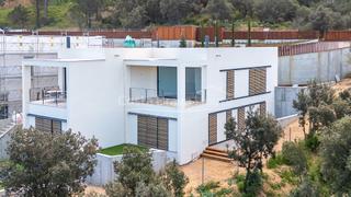 Casa adossada  Carrer lluís miró i plaja. Casa de lujo de obra nueva en begur, a un paseo del centro ciuda