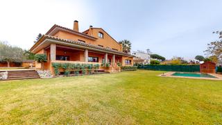 Maison  Carrer ricard viladessau. Casa de alto standing en impecable estado en venta en montras to