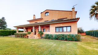 Casa  Carrer ricard viladessau. Casa de alto standing en impecable estado en venta en montras to