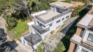 Maison  Carrer de joan maragall. Casa para estrenar a unos minutos del centro de begur y de la pl