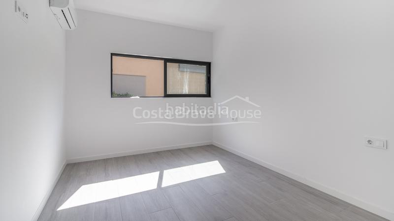 Foto 8eaf6d7f-2479-4d23-b410-b3f29bfff64f. Casa amb calefacció aparcament a residencial Begur-esclanyà Begur