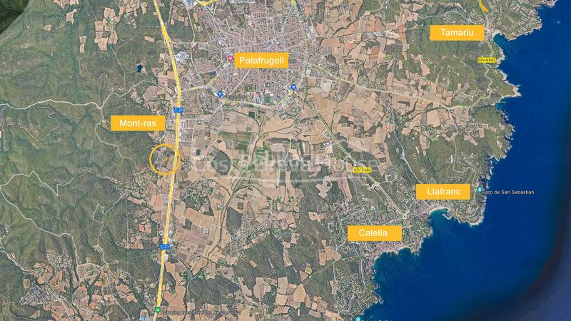 Foto aff1e2be-84e8-43e6-a628-62e709432d5b. Terrain résidentiel dans Mont-ras