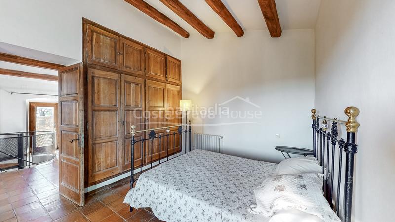 Foto 3b67a664-5494-4f1d-9292-6769792d13d3. Masía acogedora casa de campo renovada con gusto en venta en montrás en Mont-ras