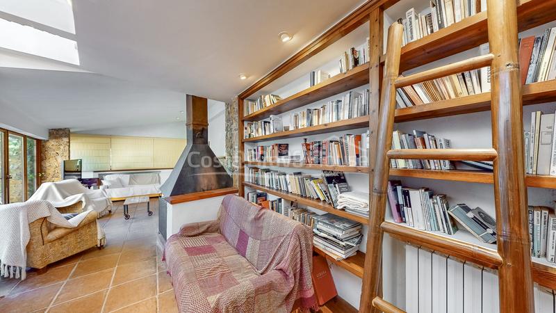 Foto 49e82565-2234-4994-9af9-fc4aa621d311. Masía acogedora casa de campo renovada con gusto en venta en montrás en Mont-ras