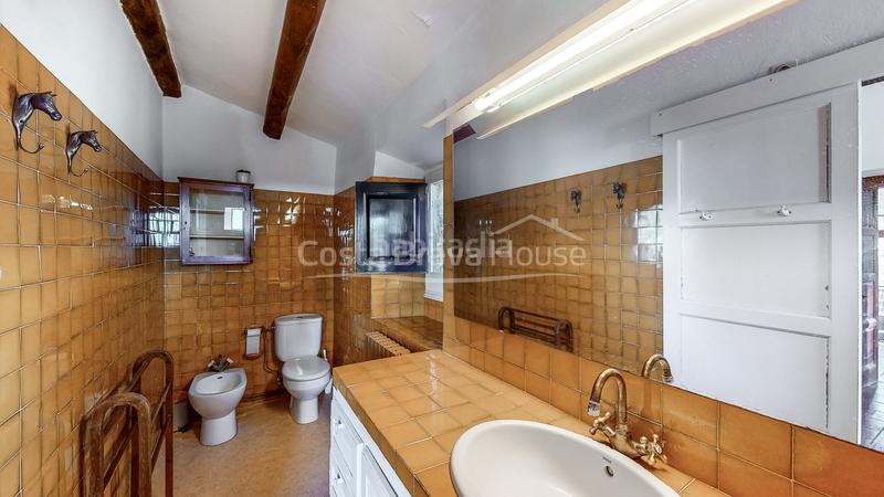 Foto 7a2afc7b-30dd-42a2-837d-d26ad48580f1. Masía acogedora casa de campo renovada con gusto en venta en montrás en Mont-ras