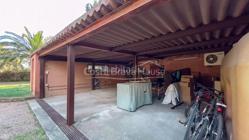 Foto bc843341-f153-4d3e-b73b-bec9cb69daf5. Masía acogedora casa de campo renovada con gusto en venta en montrás en Mont-ras