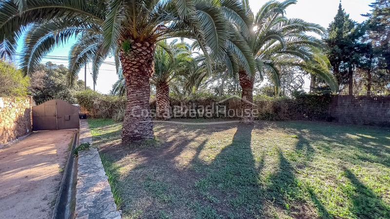 Foto ec2a3850-6404-4ffd-a689-6cca8731959f. Masía acogedora casa de campo renovada con gusto en venta en montrás en Mont-ras