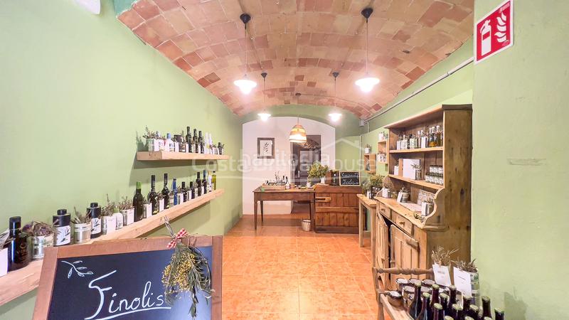 Foto f9018bf1-21b7-4971-8493-dff691080bc3. Masia amb aparcament a Forallac