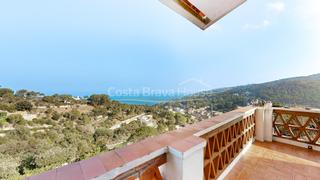 Casa  Carretera de la platja del racó. Exclusiva casa mediterránea en venta en sa riera, begur, con vis