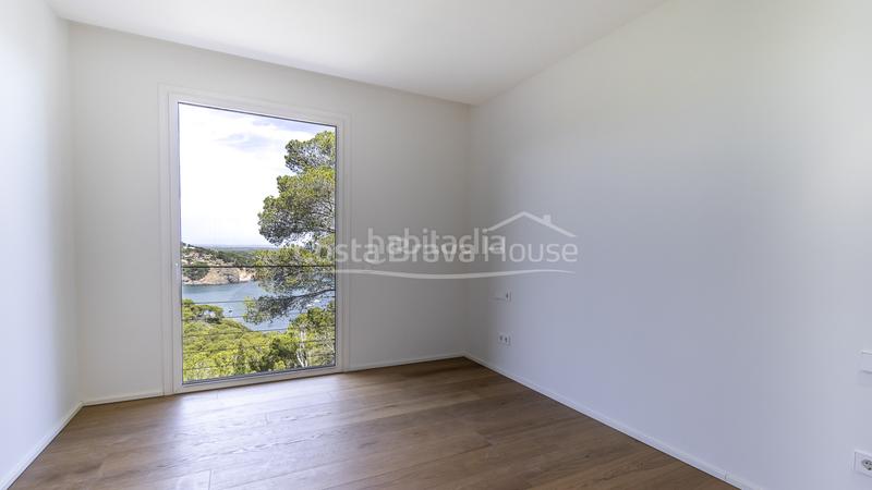 Foto 436594b1-ebda-49da-bb50-a8ecd36bd4e2. Casa moderna casa de diseño en venta sa riera, con impresionantes vistas al mar y piscina en Begur