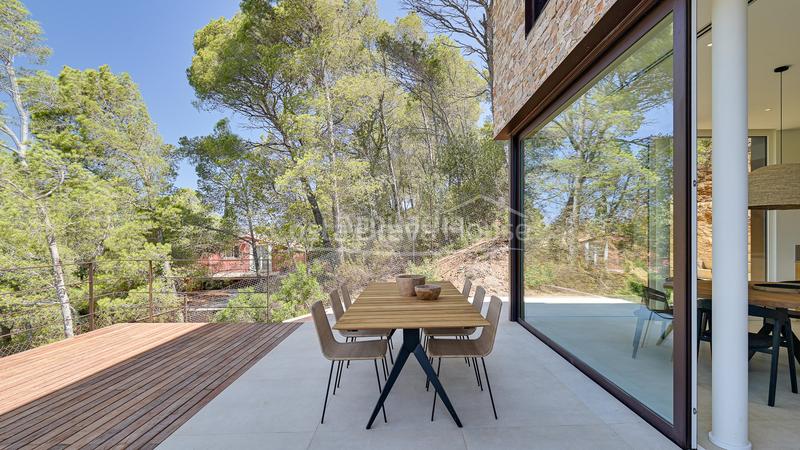 Foto a46bc571-7554-46f3-a06f-993083f7b2dd. Casa moderna casa de diseño en venta sa riera, con impresionantes vistas al mar y piscina en Begur