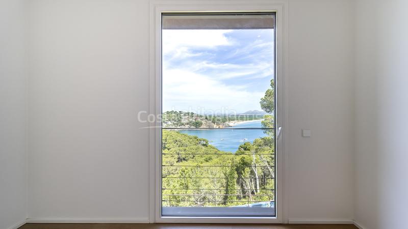 Foto a7360e70-1523-4ff5-a71a-887420edffc2. Casa moderna casa de diseño en venta sa riera, con impresionantes vistas al mar y piscina en Begur