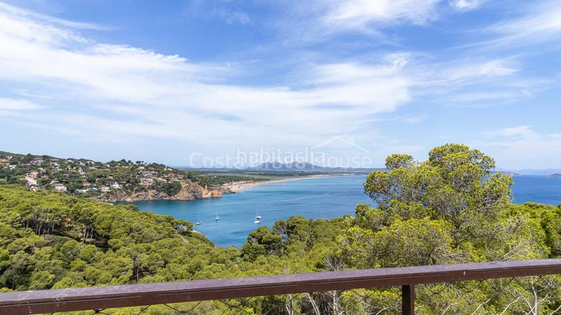 Foto be8c02aa-0f87-4525-9ced-c73ce51d20be. Casa moderna casa de diseño en venta sa riera, con impresionantes vistas al mar y piscina en Begur