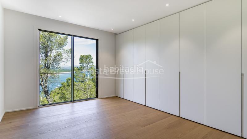 Foto dd149648-e230-40d8-9fdc-2eefe8cf3300. Casa moderna casa de diseño en venta sa riera, con impresionantes vistas al mar y piscina en Begur