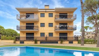 Appartement  Urbanitzacio arenals de mar. Moderno apartamento de 3 dormitorios en venta en pals, a 10 minu