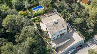 Casa  Carrer de joaquim ruyra. Exclusiva villa contemporánea en venta en begur con jardín y pis