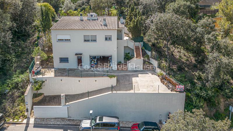Foto 0be46467-3a26-4b3c-a0ae-2f53b913ccea. Casa exclusiva villa contemporánea en venta con jardín y piscina privada en Begur