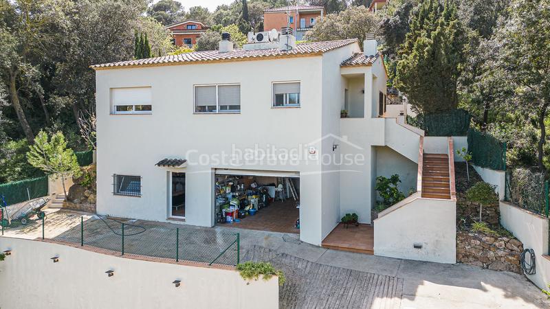 Foto 1d7de900-142d-4db0-ab13-789cdd194470. Casa exclusiva villa contemporánea en venta con jardín y piscina privada en Begur