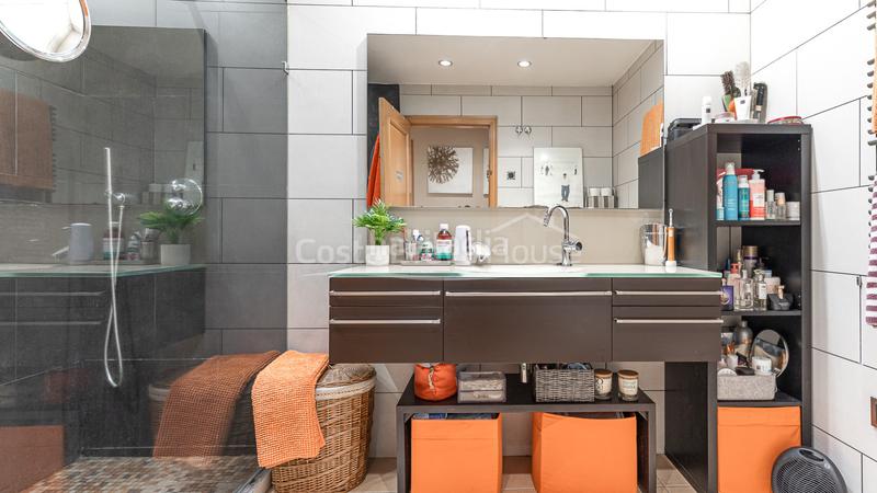 Foto 4d530b3a-34ae-4f89-b36c-7aabd5c9c3eb. Casa exclusiva villa contemporánea en venta con jardín y piscina privada en Begur