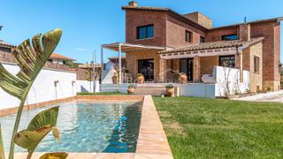Maison  Carrer rei lotari. Exclusivo chalet de lujo a estrenar en vall llobrega con jardín