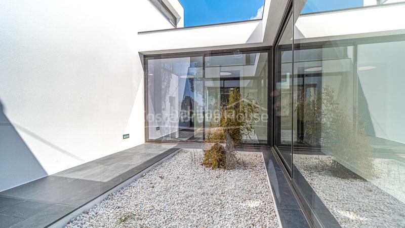 Foto 0dd8cf94-f0f8-4fb5-aab2-aa3866c38eee. Casa exclusiva villa de diseño contemporánea en venta en mas nou, platja daro lujo y bonitas vistas en Platja d´Aro