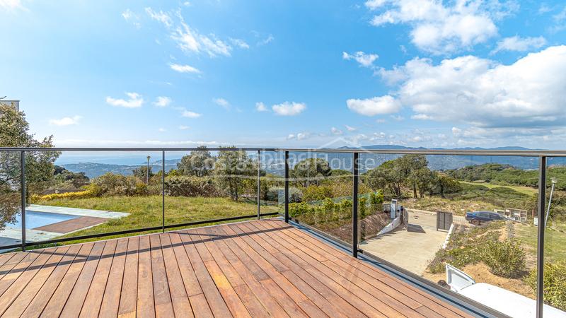 Foto 5d72d39a-a430-441c-abd5-e06a25b83896. Casa exclusiva villa de diseño contemporánea en venta en mas nou, platja daro lujo y bonitas vistas en Platja d´Aro