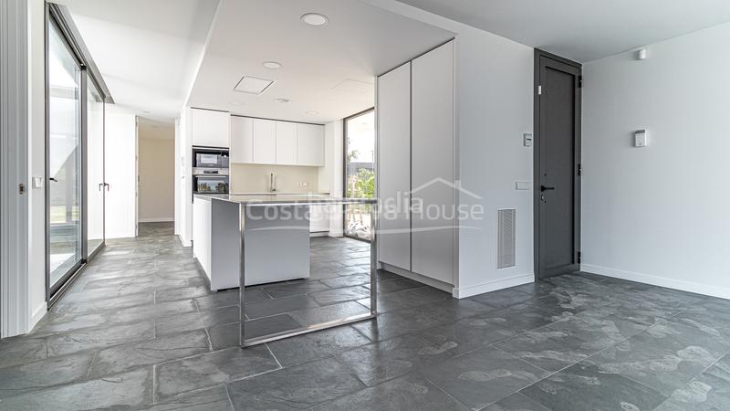 Foto 823537d8-5ec2-4ca8-aa9a-27c37c21a544. Casa exclusiva villa de diseño contemporánea en venta en mas nou, platja daro lujo y bonitas vistas en Platja d´Aro