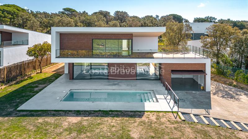 Foto a20be8e9-811c-4e89-96df-6779c30fc817. Casa exclusiva villa de diseño contemporánea en venta en mas nou, platja daro lujo y bonitas vistas en Platja d´Aro