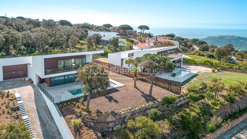 Foto a2c40b34-d223-4307-89b8-1ebf98d06c4e. Casa exclusiva villa de diseño contemporánea en venta en mas nou, platja daro lujo y bonitas vistas en Platja d´Aro