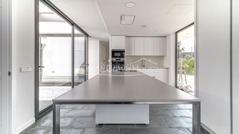 Foto af3ab2ea-18de-4102-a955-25bc6eb270be. Casa exclusiva villa de diseño contemporánea en venta en mas nou, platja daro lujo y bonitas vistas en Platja d´Aro