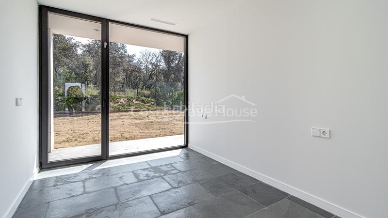 Foto b49b7f1a-7a9d-4fba-b6f6-d99196fc0889. Casa exclusiva villa de diseño contemporánea en venta en mas nou, platja daro lujo y bonitas vistas en Platja d´Aro