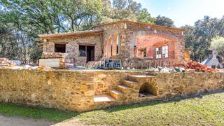 Mas à Residencial Begur-Esclanyà. Finca de 2 hectáreas entre esclanyà y begur con masía en constru