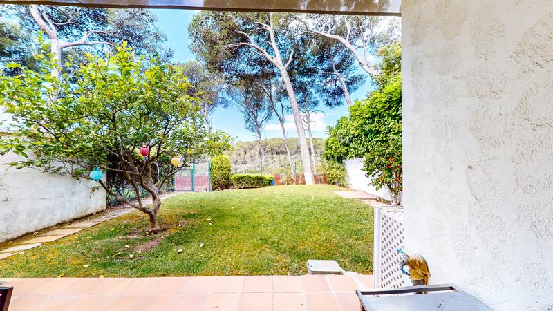 Foto 27bb0059-f60d-4ad7-a3a6-419fc42a06ca. Casa adosada encantadora casa adosada , a 15 min de la playa, con jardín y piscina en Tamariu