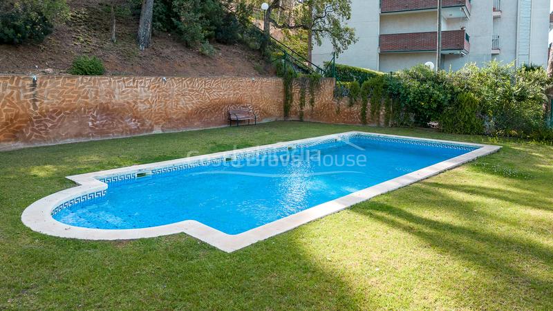 Foto 6cfef1ce-a83e-48b6-bde3-4d12ef244b62. Casa adosada encantadora casa adosada , a 15 min de la playa, con jardín y piscina en Tamariu