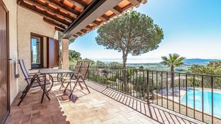 Maison  Carrer d'andorra. Finca exclusiva para familias en el parc natural de lestartit