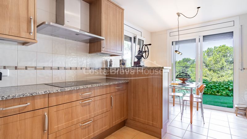 Foto bcfa7ba7-c2e9-4682-b7d3-51bd3557fe29. Casa amb calefacció aparcament a Tamariu