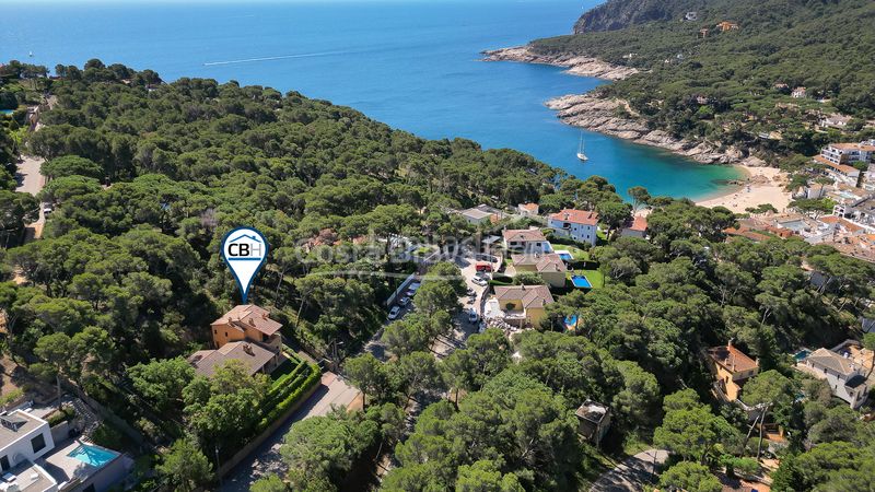 Foto c85bf6b1-f7c0-44e7-96b4-b38f9cfa09f6. Casa amb calefacció aparcament a Tamariu