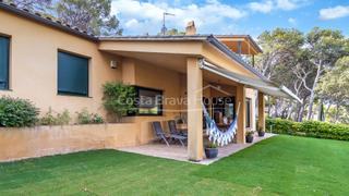 Maison  Carrer del port de malaespina. Casa con jardín en venta en tamariu, a solamente 5 min a pie de