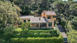 Casa  Carrer del port de malaespina. Casa con jardín en venta en tamariu, a solamente 5 min a pie de