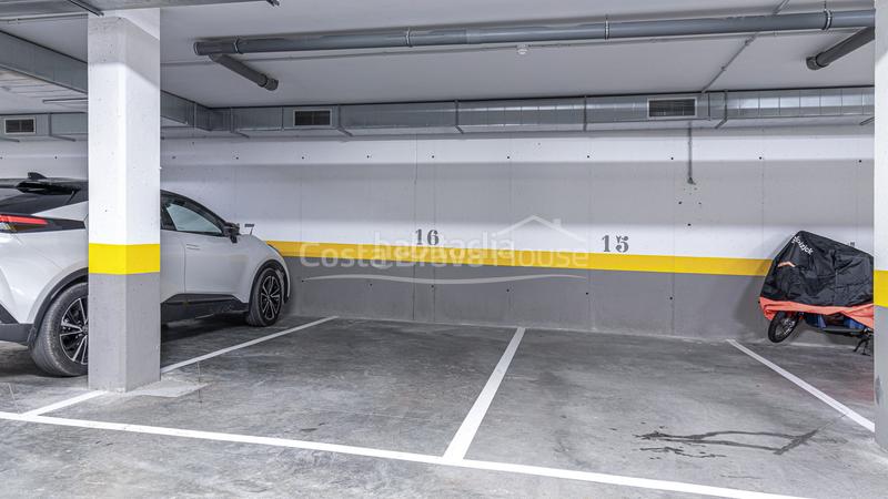 Foto 0c706a67-1f5b-432c-9647-26f485eeb06b. Apartamento ático de lujo en venta en la fosca, , con solárium privado, terrazas y garaje. en Palamós