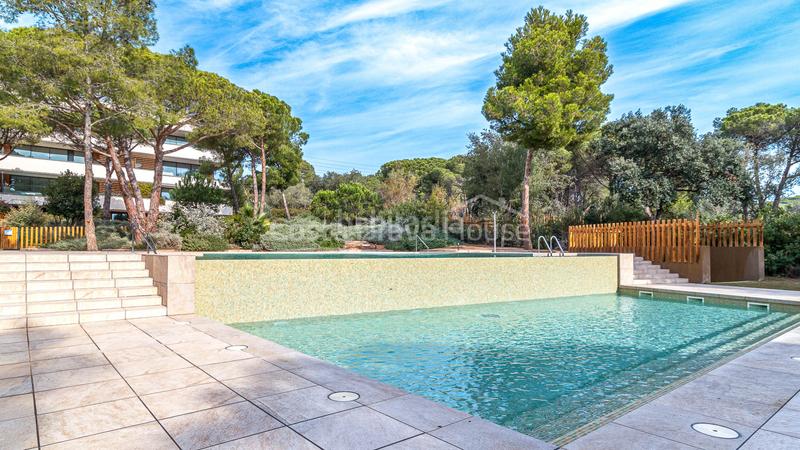 Foto 292e2f02-31f5-409f-b1d0-22ff40411f17. Apartamento ático de lujo en venta en la fosca, , con solárium privado, terrazas y garaje. en Palamós