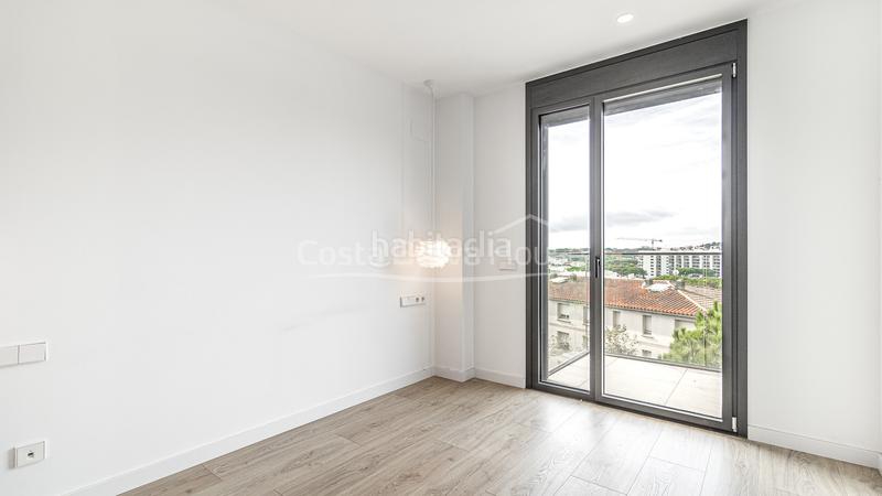 Foto b9889dfd-b580-4ac7-939e-ef0c28e21165. Apartamento ático de lujo en venta en la fosca, , con solárium privado, terrazas y garaje. en Palamós