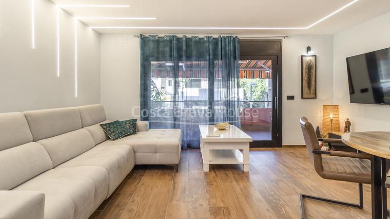 Foto de438ec9-d7a1-4672-989e-edc853863a55. Apartamento  en venta en sa riera, , reformado y a solo 300 metros de la playa, con garaje privado en Begur